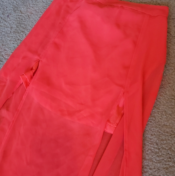 Red tule maxi skirt - Picture 2 of 3